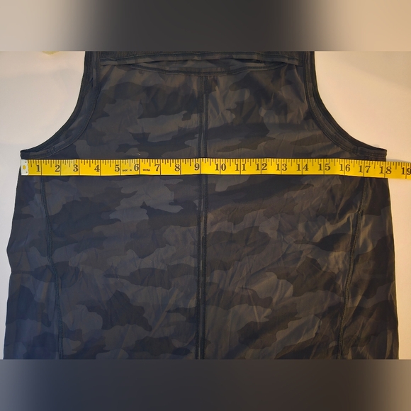 Lululemon Sculp Tank Camo - Picture 5 of 7